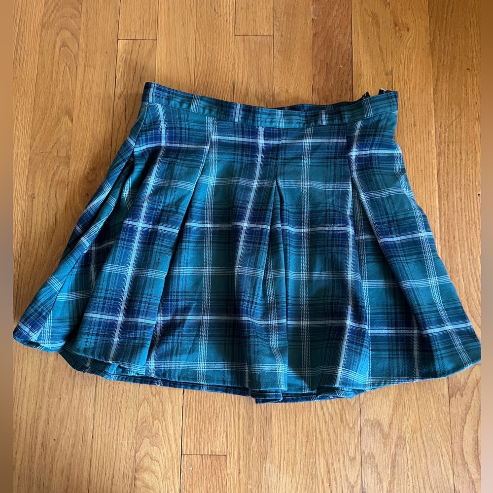 SO Goods For Life Green Plaid Mini Skirt Size 9